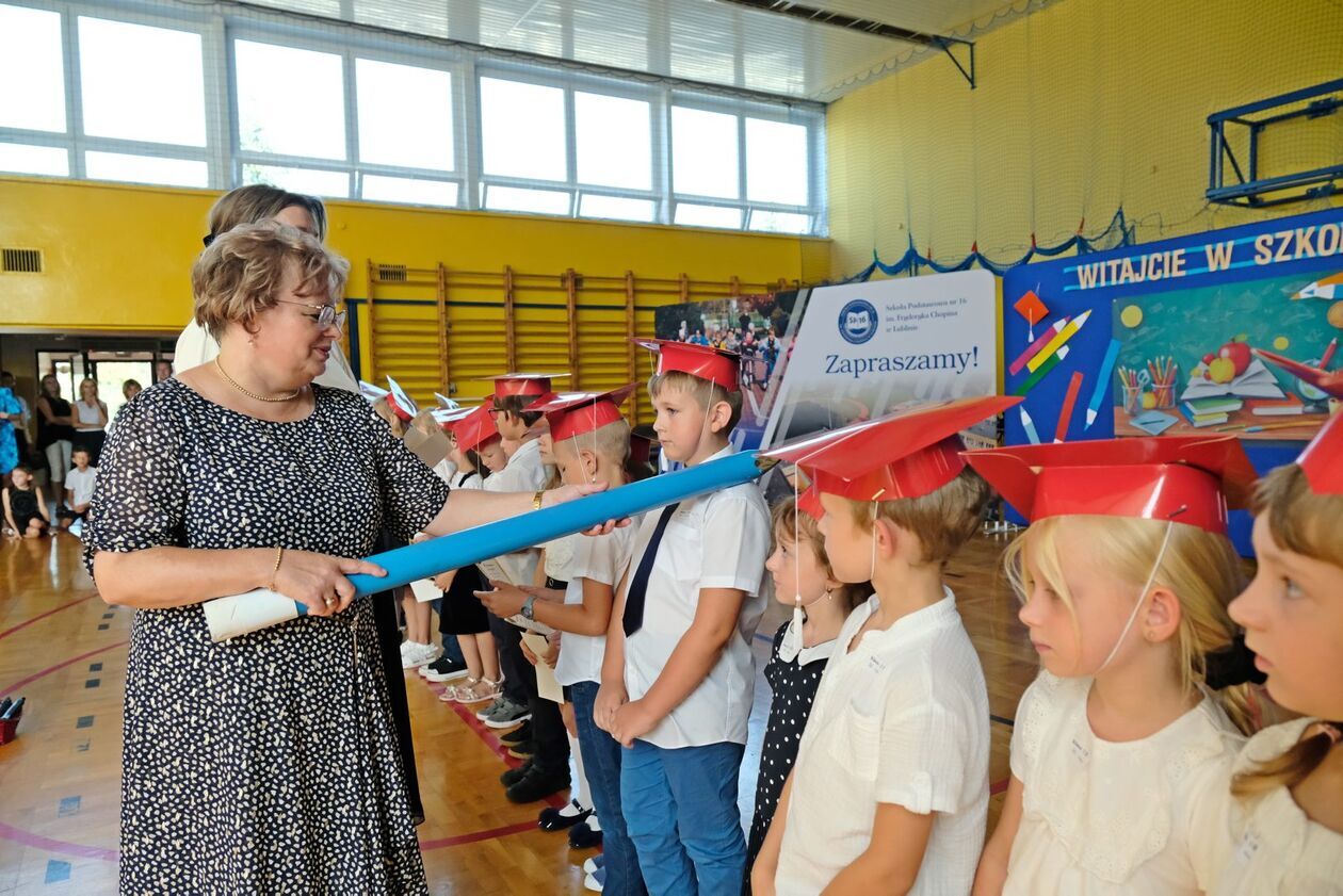  Początek roku szkolnego w SP nr 16 (zdjęcie 52) - Autor: DW