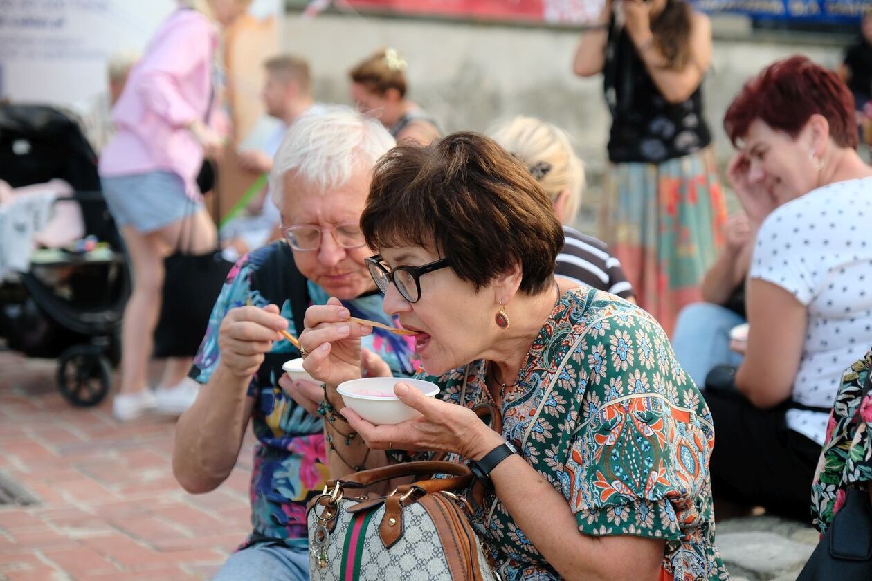  Kolacja z królem czyli degustacja podczas Europejskiego Festiwalu Smaku (zdjęcie 21) - Autor: DW