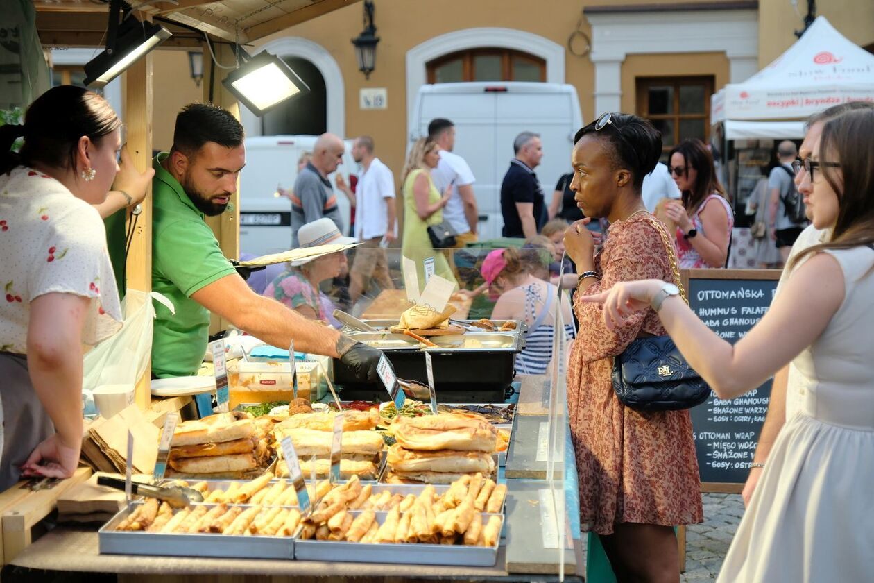  Kolacja z królem czyli degustacja podczas Europejskiego Festiwalu Smaku (zdjęcie 25) - Autor: DW