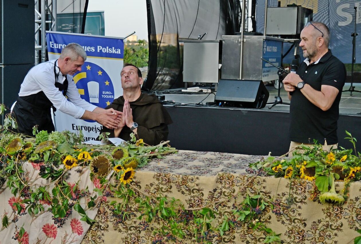  Kolacja z królem czyli degustacja podczas Europejskiego Festiwalu Smaku (zdjęcie 3) - Autor: DW