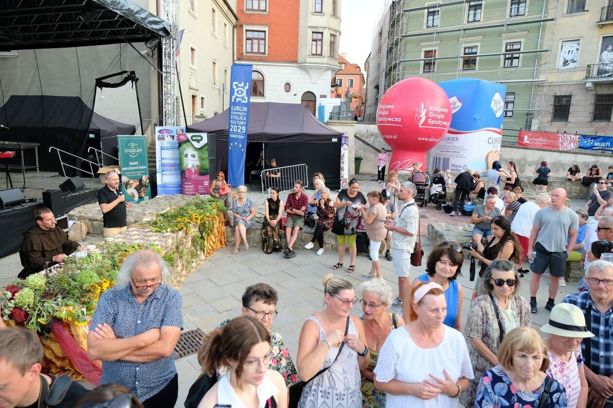  Kolacja z królem czyli degustacja podczas Europejskiego Festiwalu Smaku (zdjęcie 6) - Autor: DW