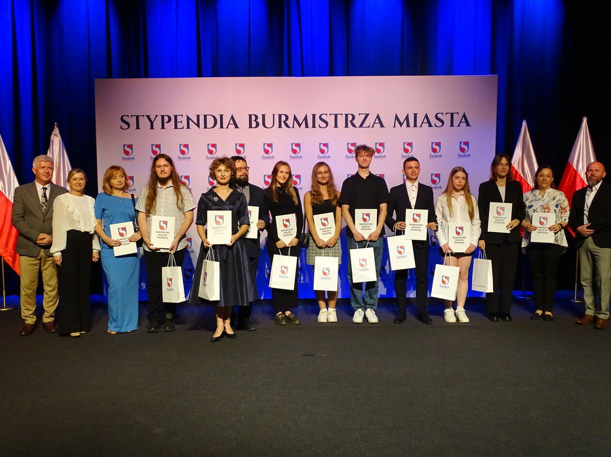  XVI Gala Stypendystów Świdnik (zdjęcie 17) - Autor: Anna Jędrych