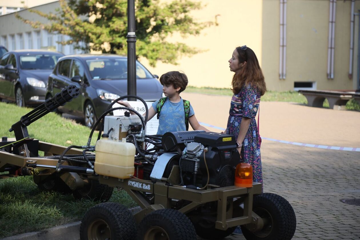  Motoryzacyjne perełki na Politechnice Lubelskiej  (zdjęcie 14) - Autor: Piotr Michalski 