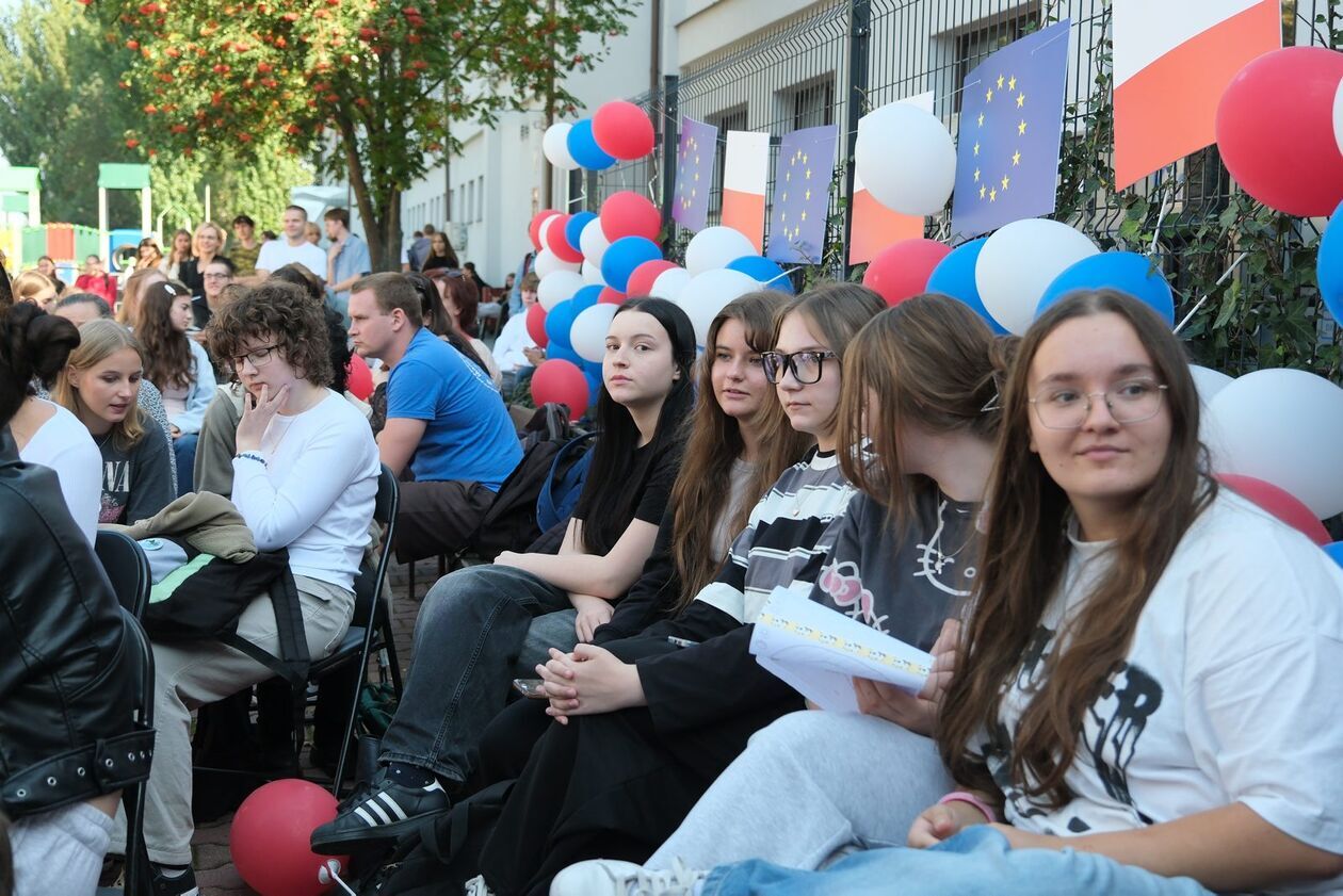   Festyn Europejski w VII LO (zdjęcie 1) - Autor: DW