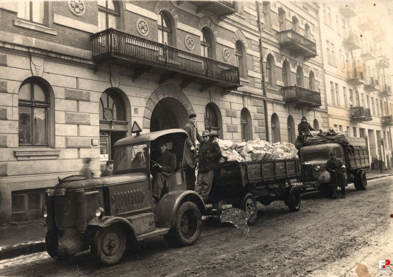  <p>Ulica Niecała 8. W czasie wojny siedziba PCK. Obecnie akademik męski KUL.</p>