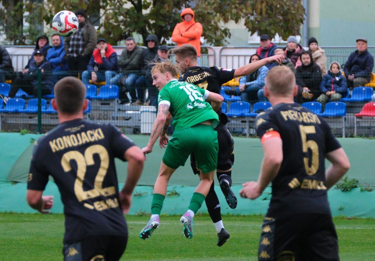  Świdniczanka pokonała w derbach Chełmiankę 2:1 (zdjęcie 9) - Autor: DW