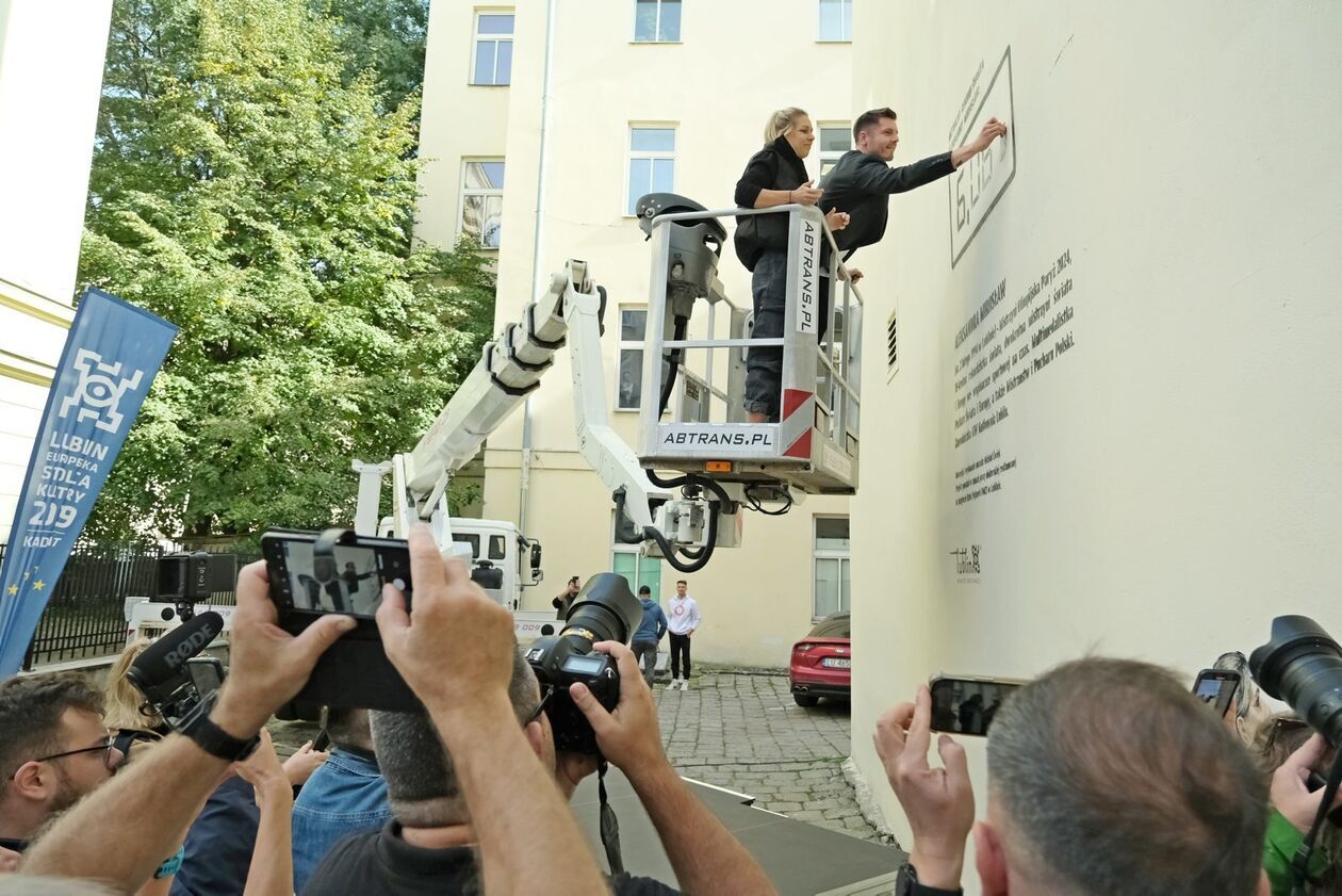  Mural Aleksandry Mirosław już z aktualnym rekordem olimpijskim (zdjęcie 31) - Autor: DW