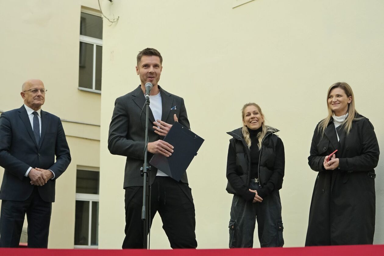  Mural Aleksandry Mirosław już z aktualnym rekordem olimpijskim (zdjęcie 17) - Autor: DW