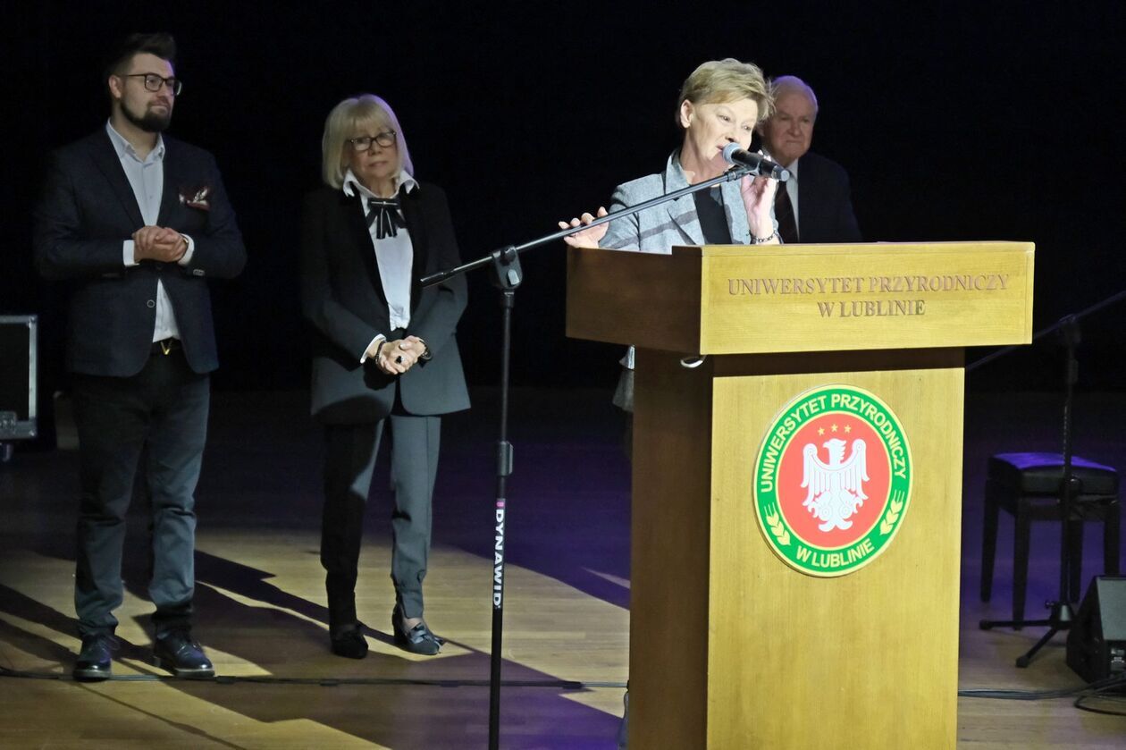  Uniwersytet Trzeciego Wieku zainaugurował rok akademicki (zdjęcie 2) - Autor: DW