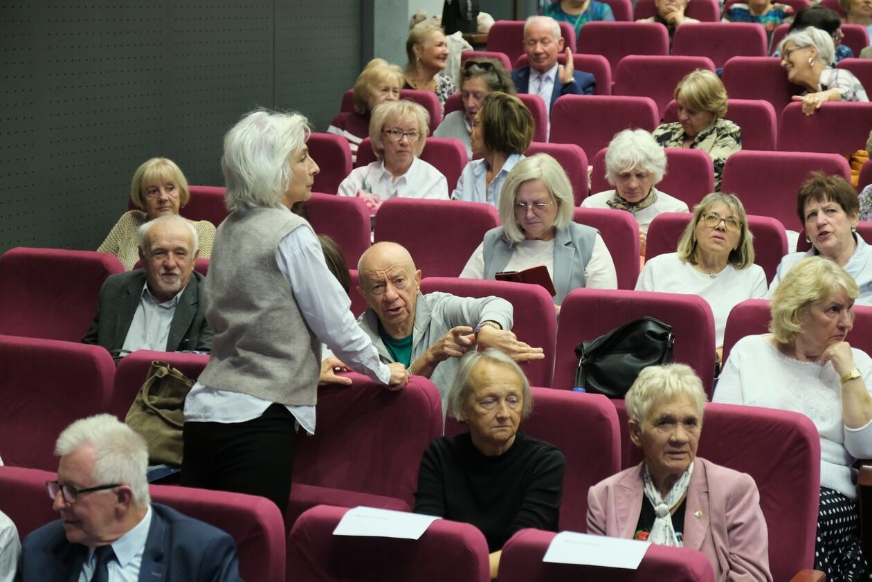  Uniwersytet Trzeciego Wieku zainaugurował rok akademicki (zdjęcie 18) - Autor: DW