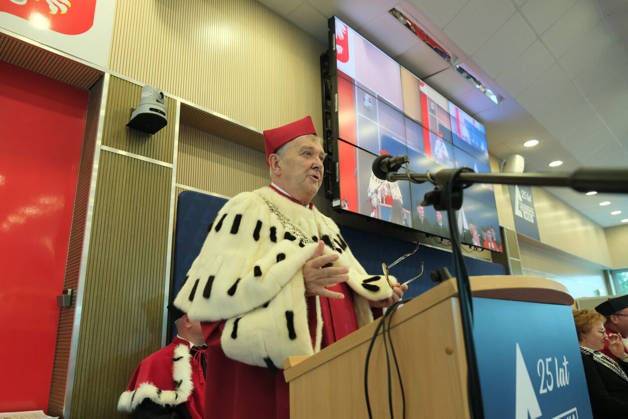  Inauguracja roku akademickiego w Lubelskiej Akademii WSEI (zdjęcie 20) - Autor: DW