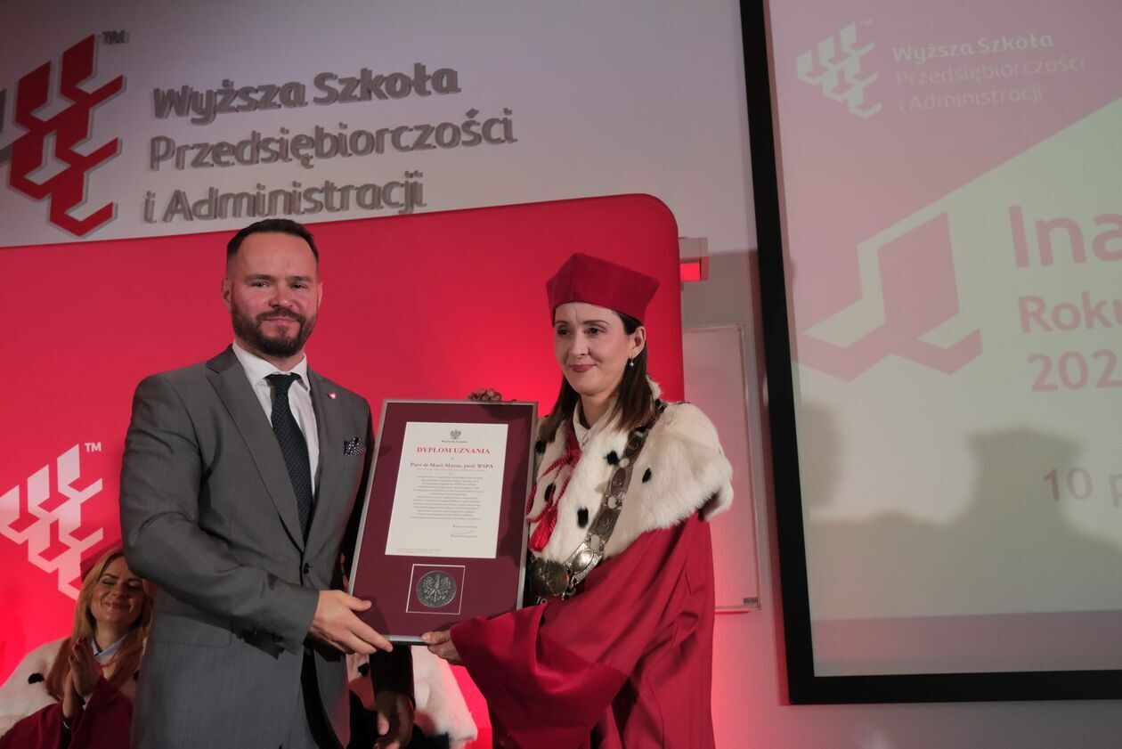  Inauguracja roku akademickiego w Wyższej Szkole Przedsiębiorczości i Administracji (zdjęcie 15) - Autor: DW