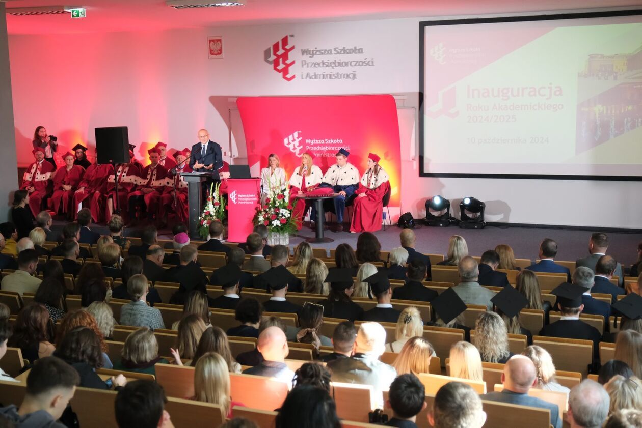  Inauguracja roku akademickiego w Wyższej Szkole Przedsiębiorczości i Administracji (zdjęcie 20) - Autor: DW