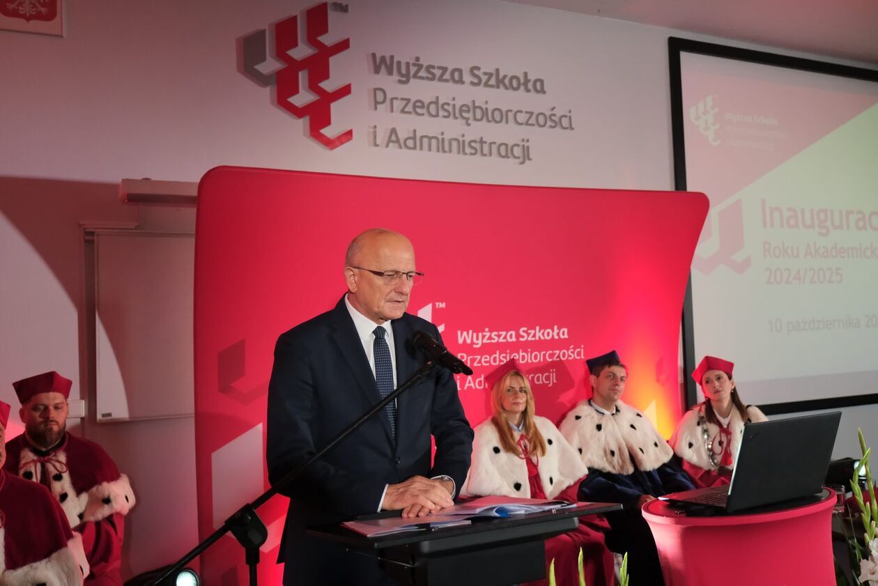  Inauguracja roku akademickiego w Wyższej Szkole Przedsiębiorczości i Administracji (zdjęcie 16) - Autor: DW