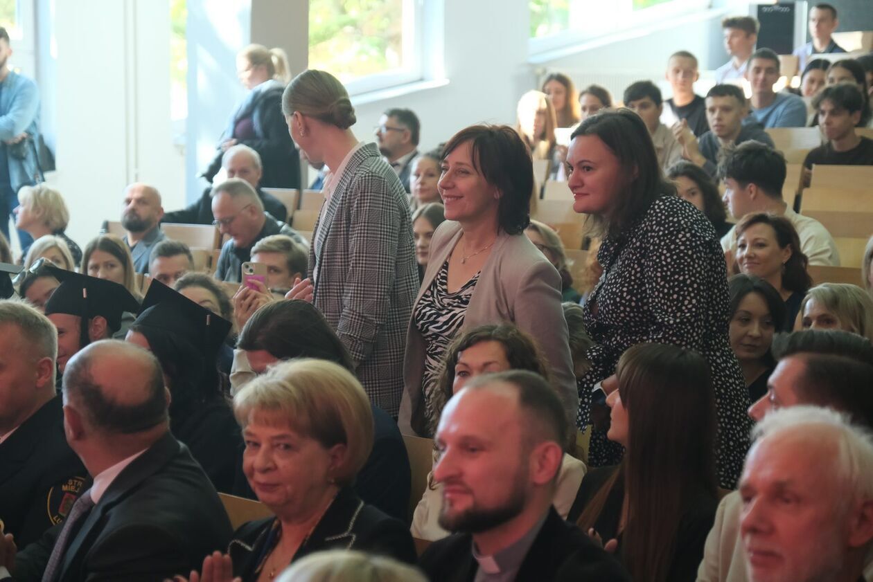  Inauguracja roku akademickiego w Wyższej Szkole Przedsiębiorczości i Administracji (zdjęcie 9) - Autor: DW