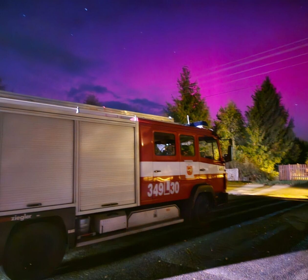  Zorza polarna w obiektywach naszych Czytelników (zdjęcie 4) - Autor: OSP KSRG Hrud 