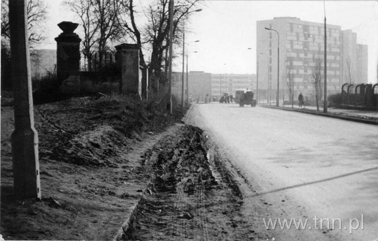  <p>Ul. Unicka w Lublinie, po lewej widoczne pozostałości cmentarza unickiego. Fot. Marian Budzyński.</p>