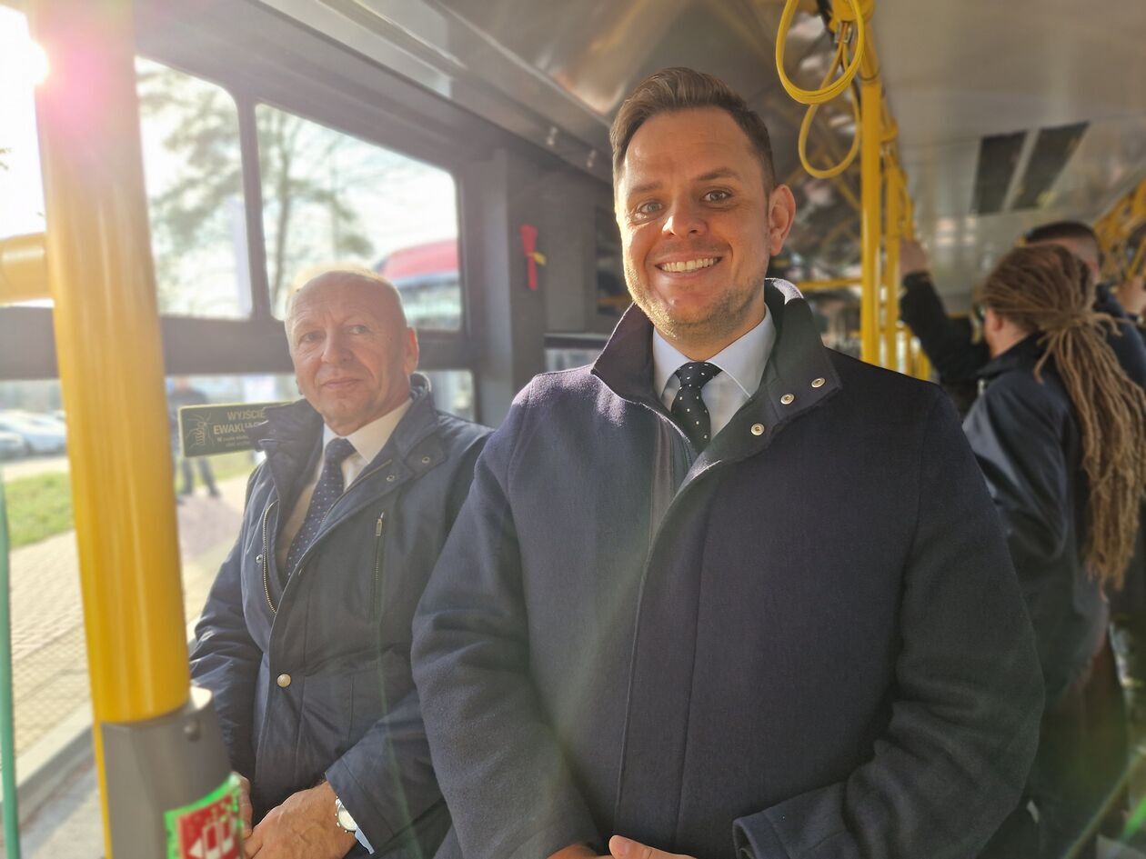 Odbiór autobusów wodorowych w Świdniku