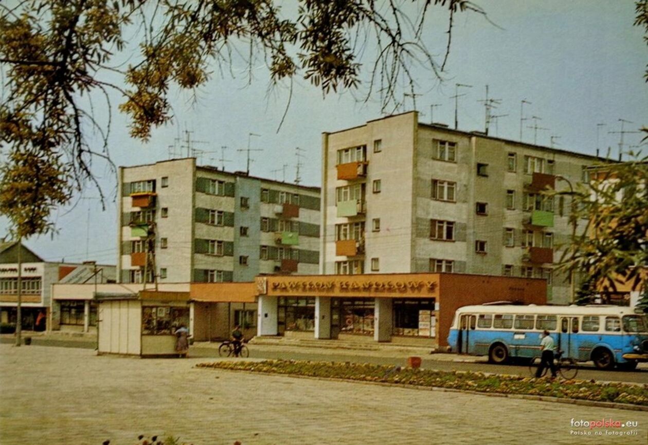  <p>Lata 1972-1974 , Bloki nr 6 i 7 przy zachodniej stronie placu Wolności.</p>