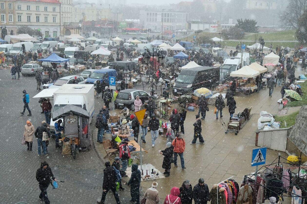 Giełda starci na Placu Zamkowym w Lublinie - Autor: DW