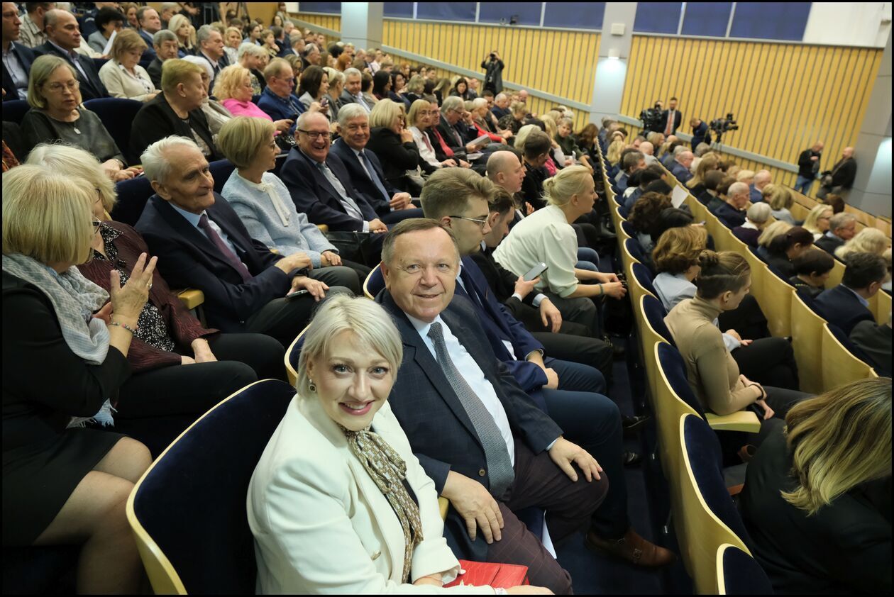  Applebaum, Holland, Tokarczuk honorowymi doktorami UMCS (zdjęcie 4) - Autor: DW