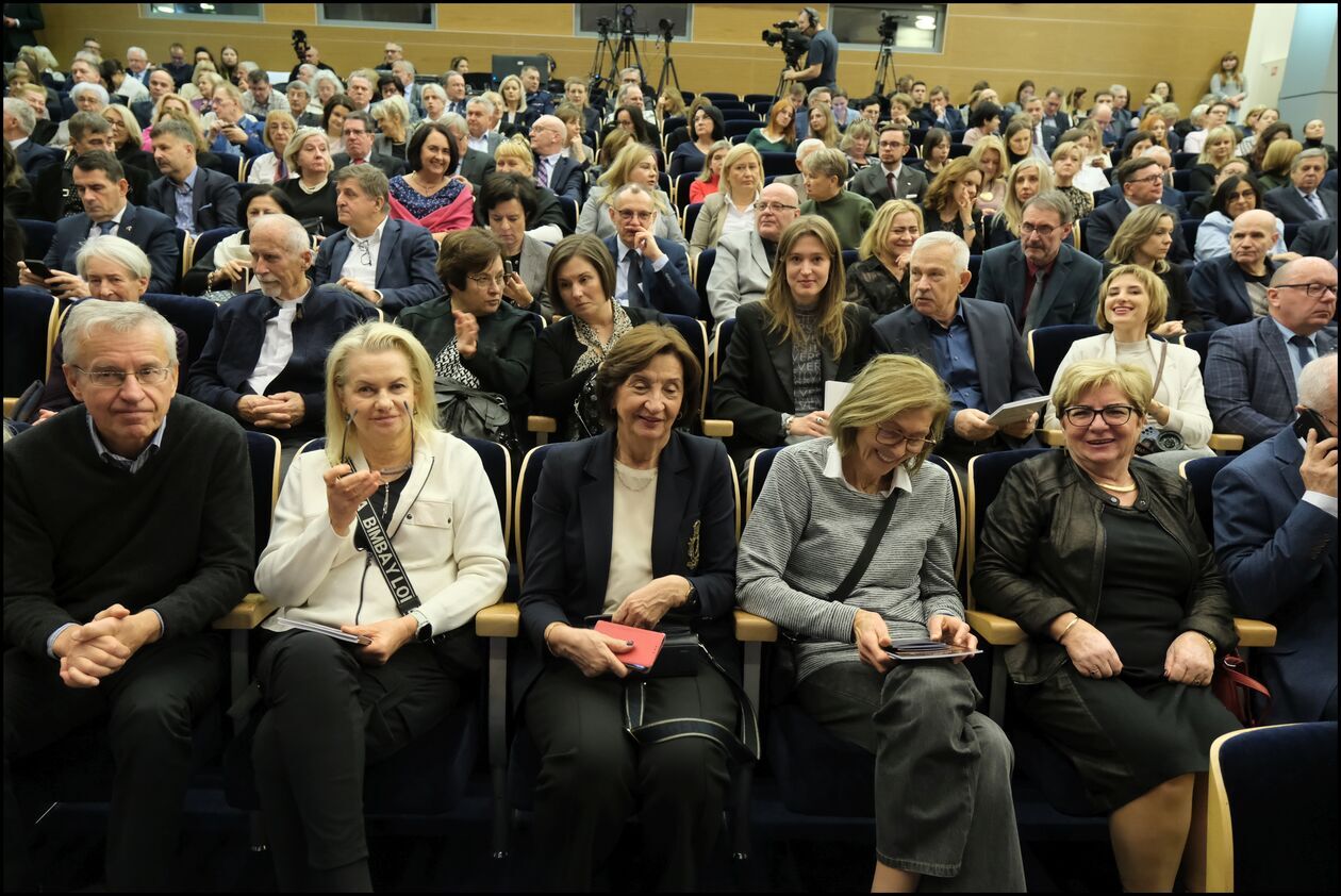  Applebaum, Holland, Tokarczuk honorowymi doktorami UMCS (zdjęcie 5) - Autor: DW