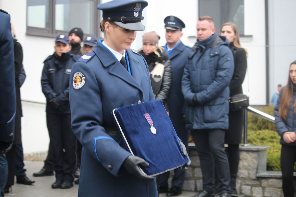  Pogrzeb policjanta Mateusza Biernackiego w Białej Podlaskiej  (zdjęcie 8) - Autor: EB