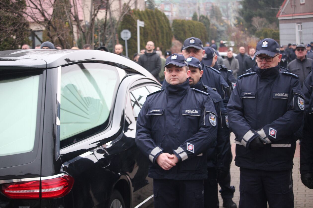  Pogrzeb policjanta Mateusza Biernackiego w Białej Podlaskiej  (zdjęcie 10) - Autor: EB