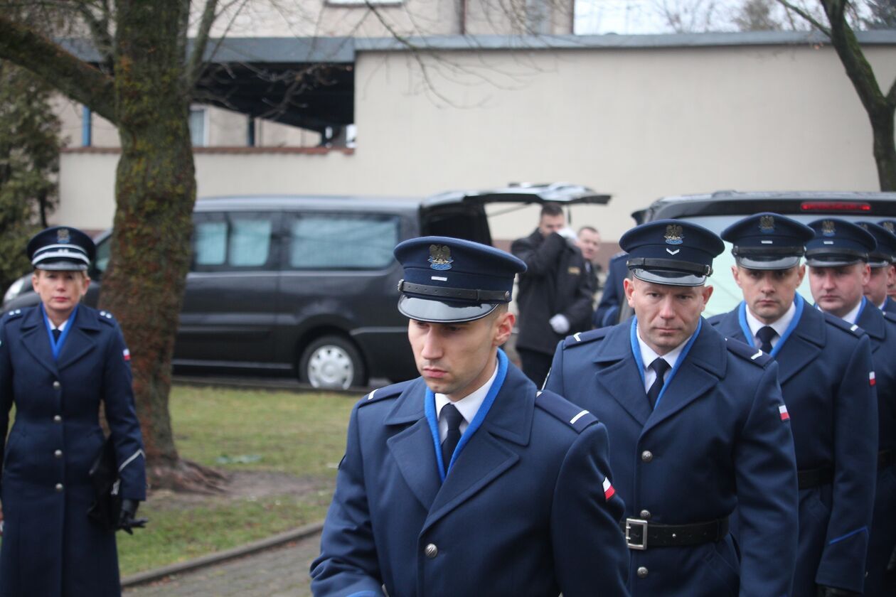  Pogrzeb policjanta Mateusza Biernackiego w Białej Podlaskiej  (zdjęcie 9) - Autor: EB