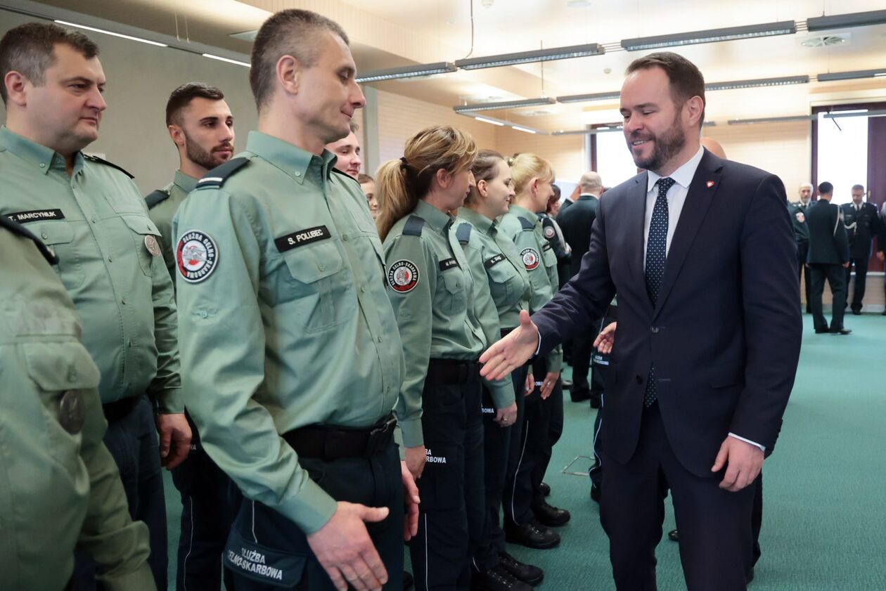  Ślubowanie nowych funkcjonariuszy IAS (zdjęcie 25) - Autor: DW