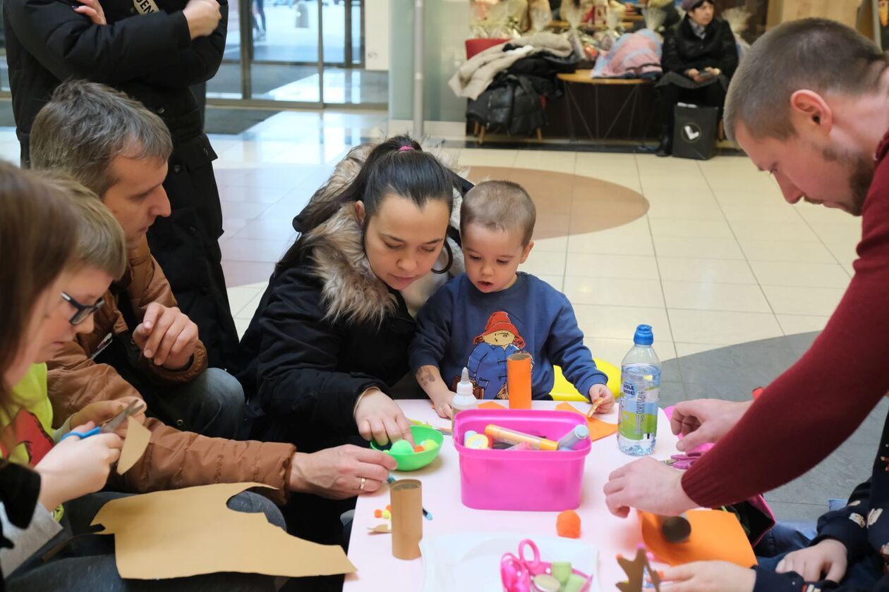  Społeczny Kiermasz Mikołajkowy w Galerii Olimp (zdjęcie 27) - Autor: DW