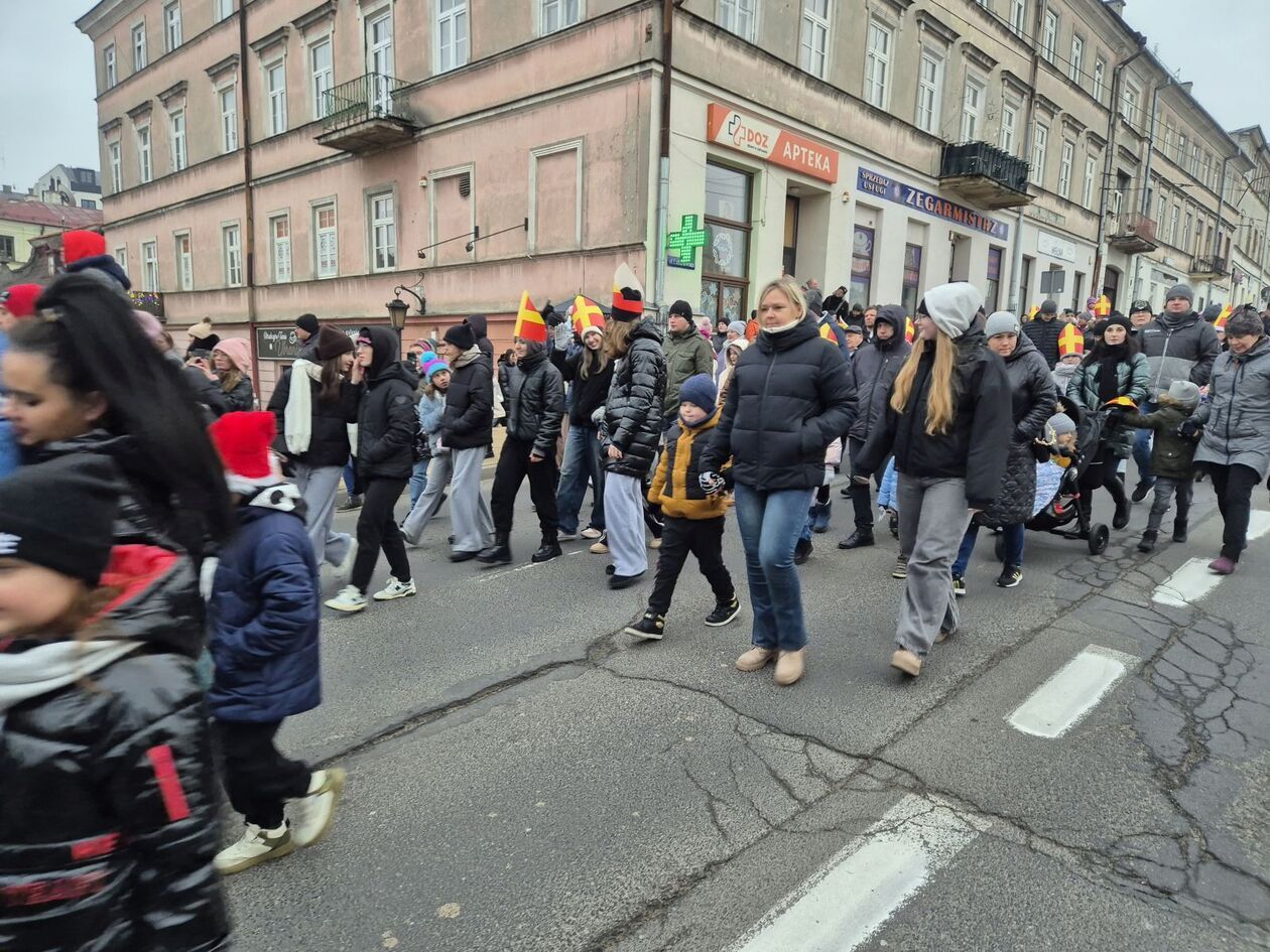  Orszak Świętego Mikołaja (zdjęcie 53) - Autor: DW