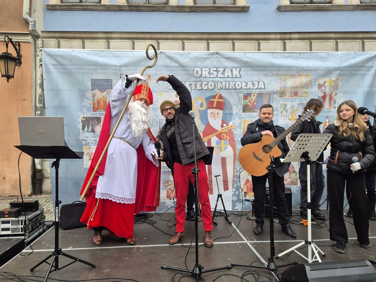  Orszak Świętego Mikołaja (zdjęcie 14) - Autor: DW