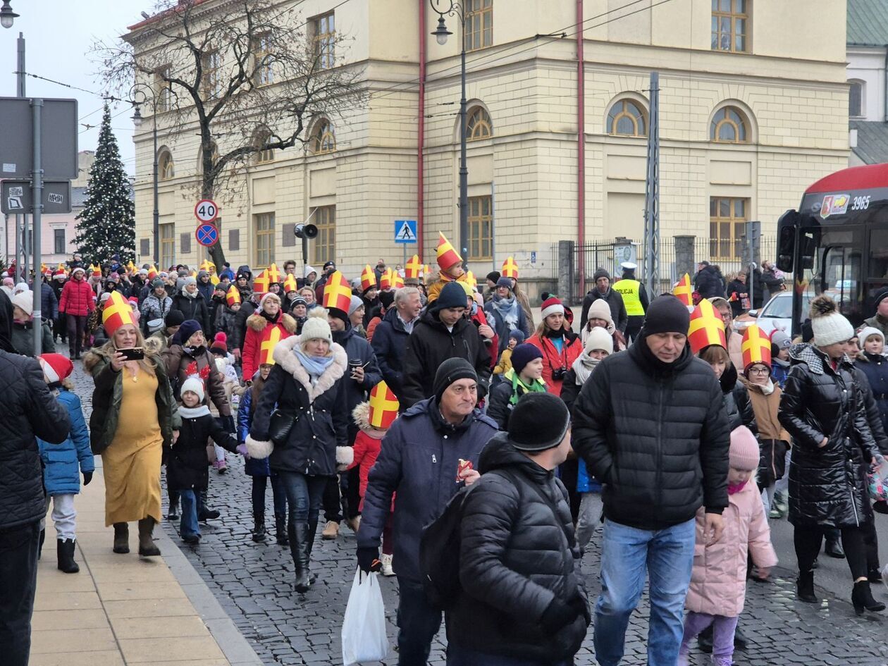  Orszak Świętego Mikołaja (zdjęcie 39) - Autor: DW