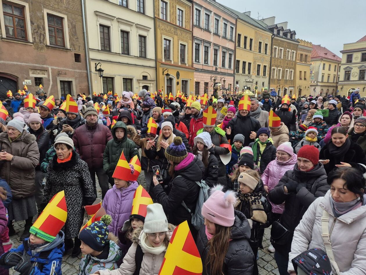  Orszak Świętego Mikołaja (zdjęcie 23) - Autor: DW