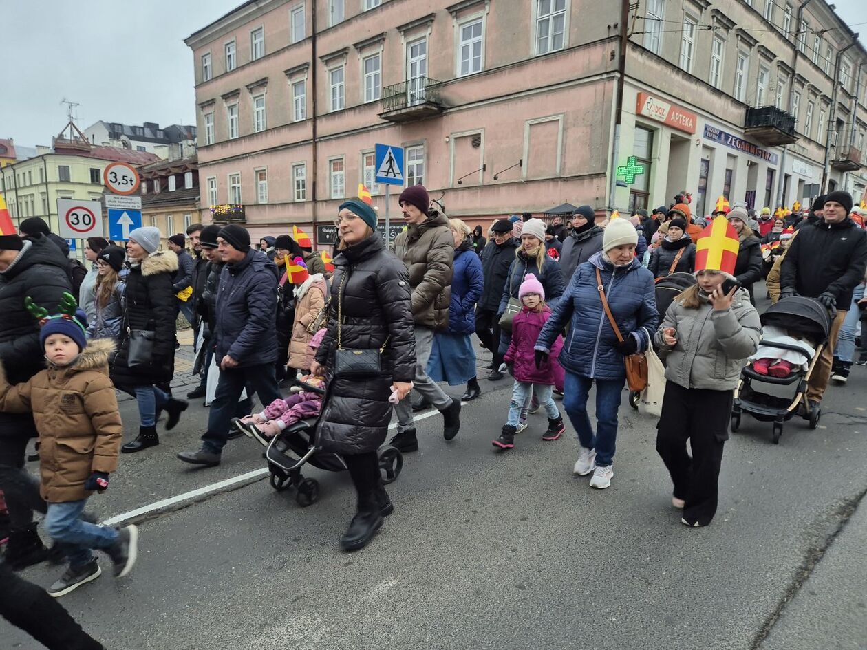  Orszak Świętego Mikołaja (zdjęcie 46) - Autor: DW