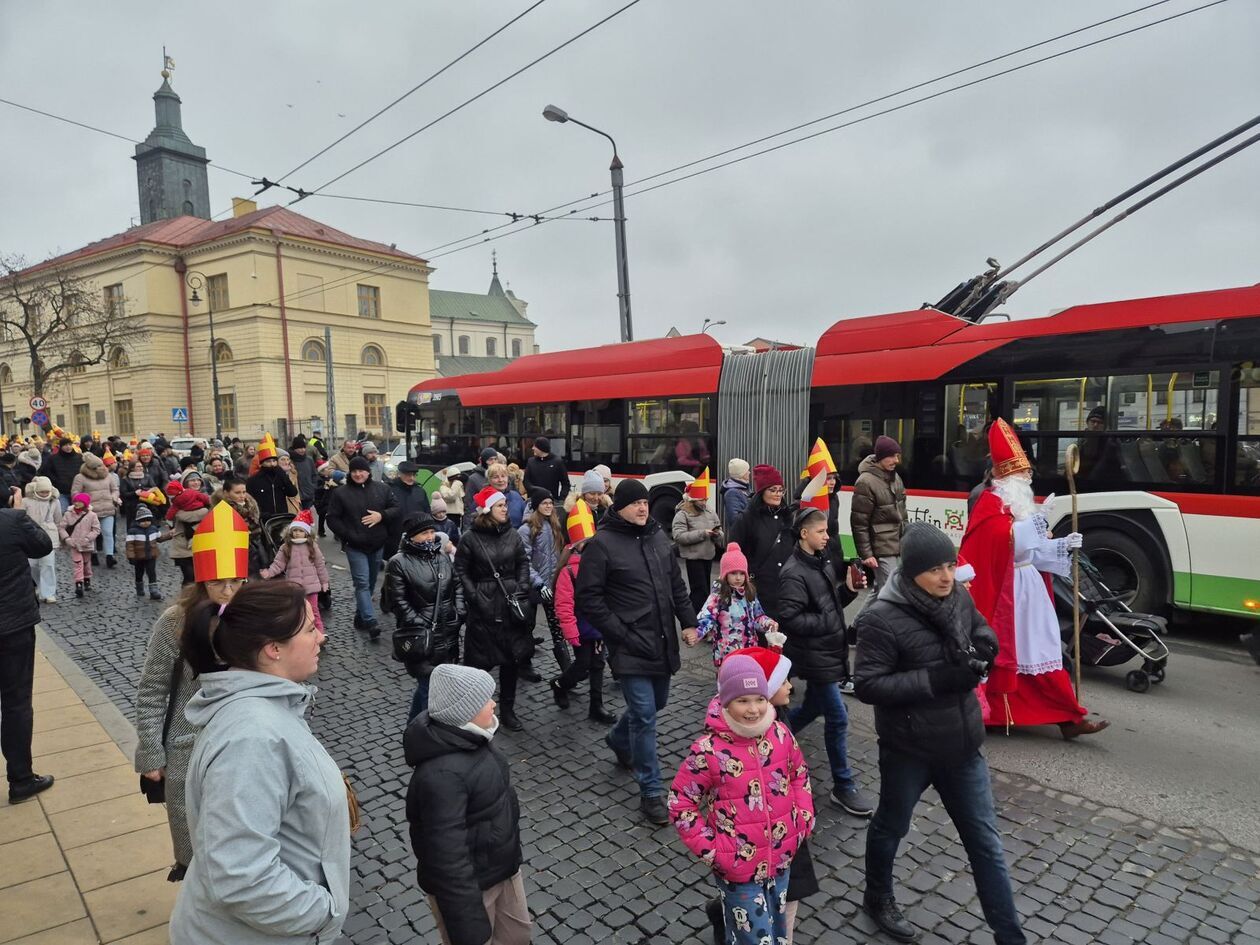  Orszak Świętego Mikołaja (zdjęcie 37) - Autor: DW