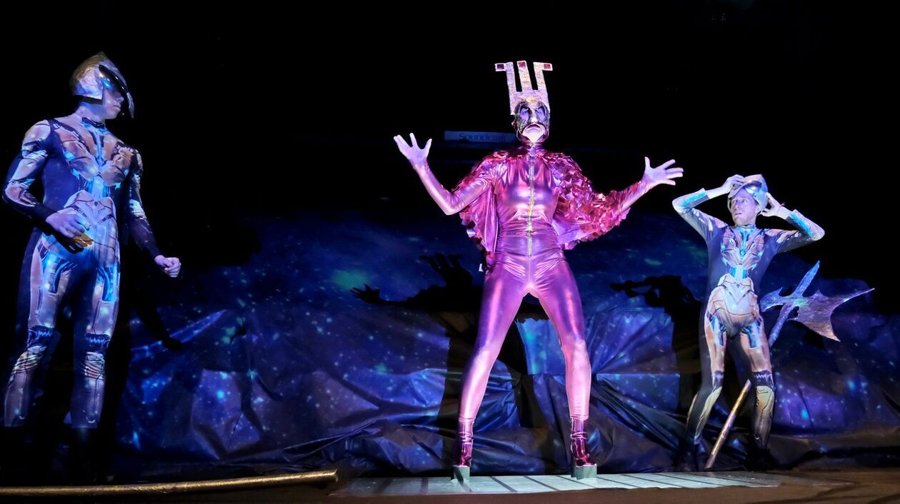 Teatr Centralny wystawia spektakl pt Cyberiada Stanisława Lema, reżyseria Daniel Adamczyk