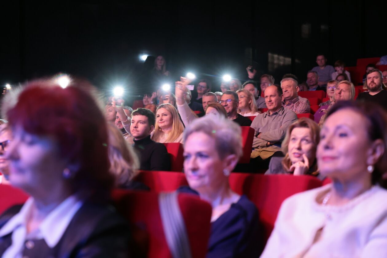  Koncert Charytatywny pt. „Dajmy radość chorym dzieciom” (zdjęcie 18) - Autor: DW