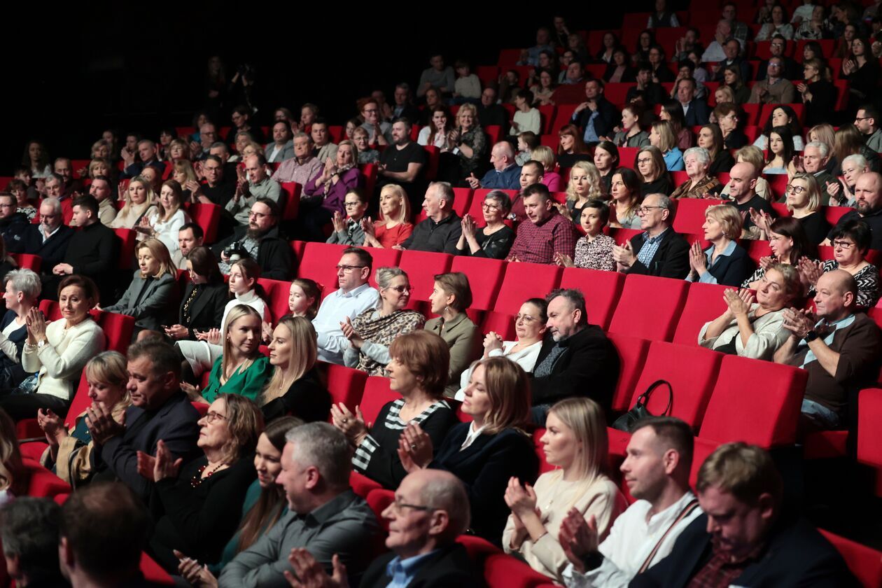  Koncert Charytatywny pt. „Dajmy radość chorym dzieciom” (zdjęcie 10) - Autor: DW