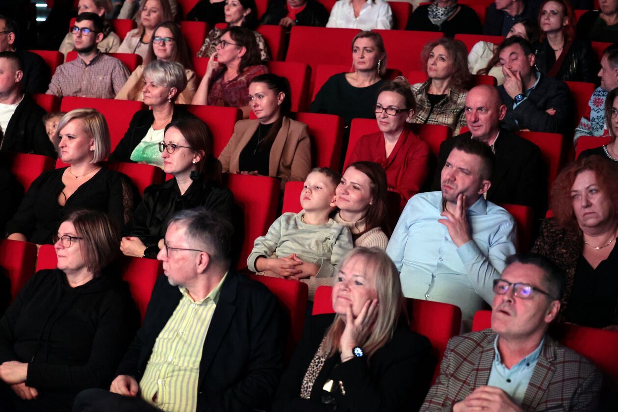  Koncert Charytatywny pt. „Dajmy radość chorym dzieciom” (zdjęcie 12) - Autor: DW