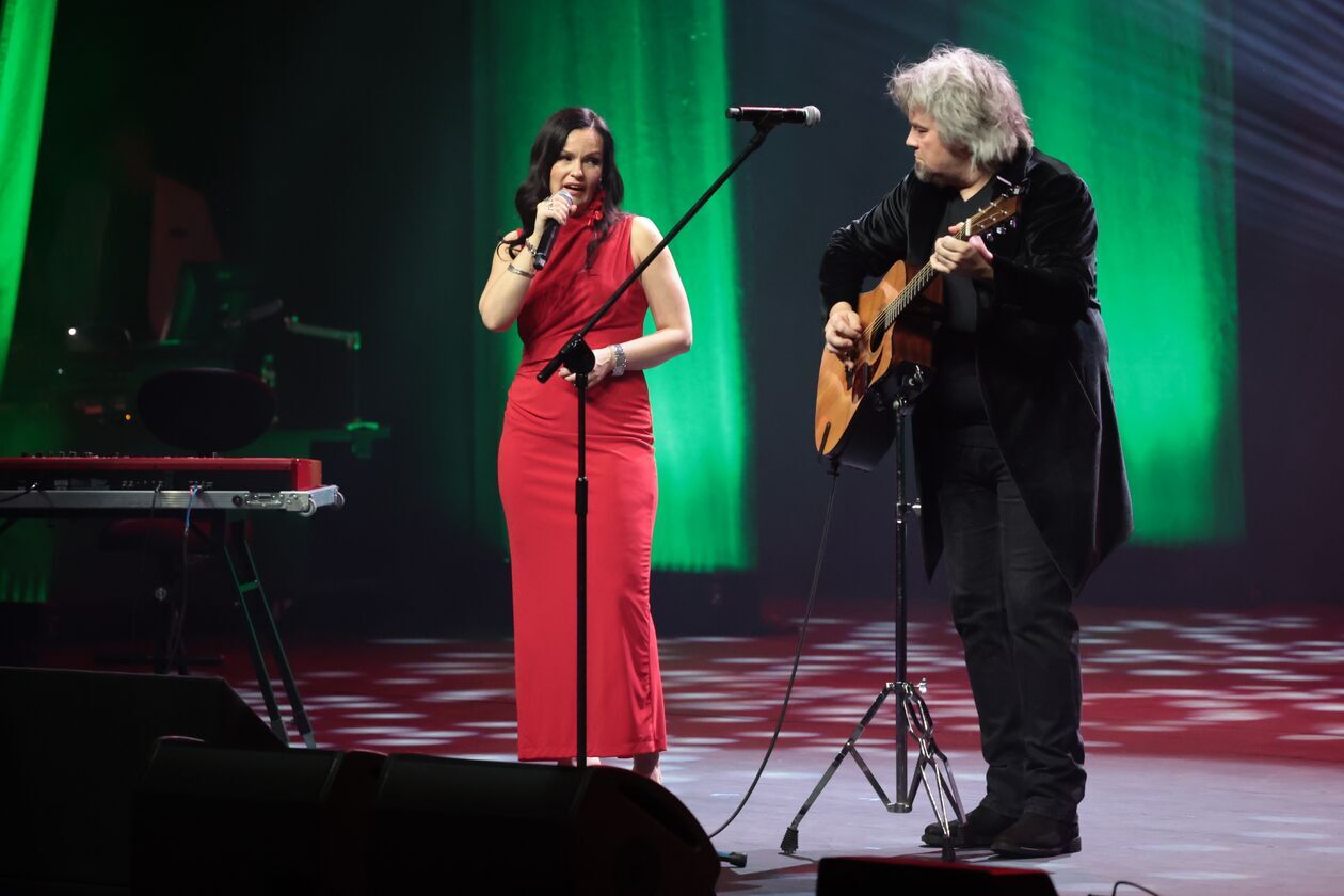  Koncert Charytatywny pt. „Dajmy radość chorym dzieciom” (zdjęcie 25) - Autor: DW