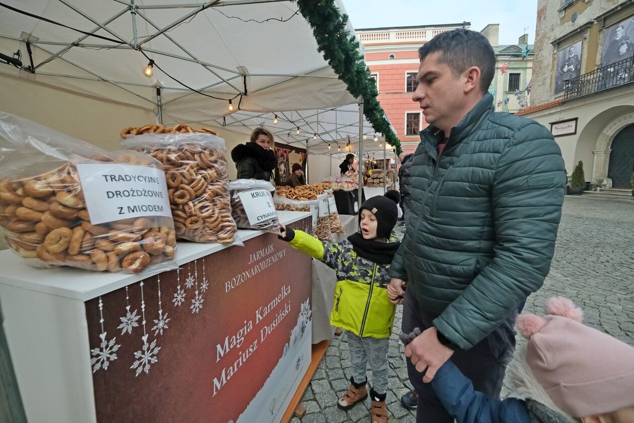  Jarmark bożonarodzeniowy na rynku Starego Miasta w Lublinie (zdjęcie 13) - Autor: DW