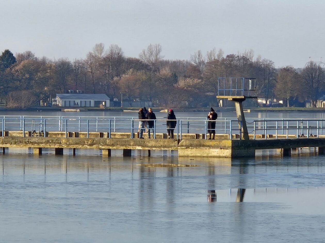  Świąteczny spacer w Dąbrowie nad Zalewem Zemborzyckim (zdjęcie 20) - Autor: DW 