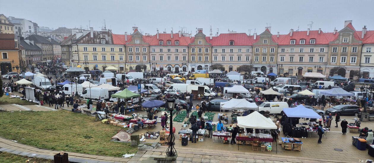  Ostatnia w tym roku lubelska giełda staroci  (zdjęcie 4) - Autor: DW