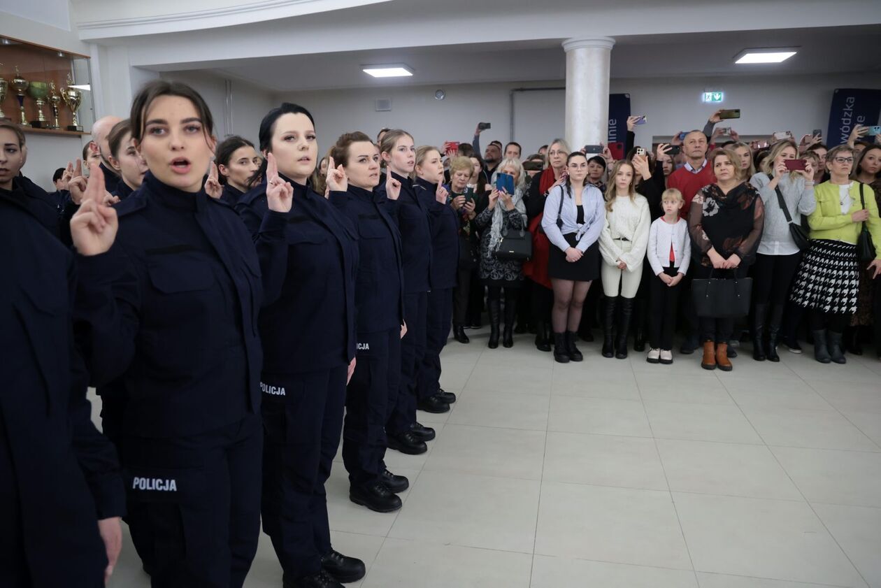  Ślubowanie nowych policjantów garnizonu lubelskiego (zdjęcie 10) - Autor: DW