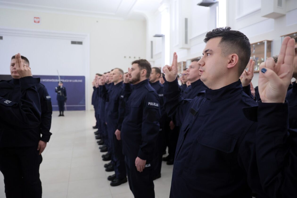  Ślubowanie nowych policjantów garnizonu lubelskiego (zdjęcie 9) - Autor: DW