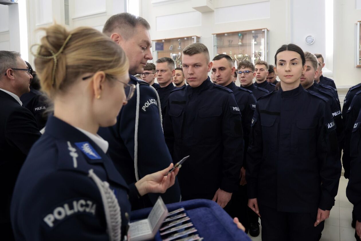  Ślubowanie nowych policjantów garnizonu lubelskiego (zdjęcie 14) - Autor: DW