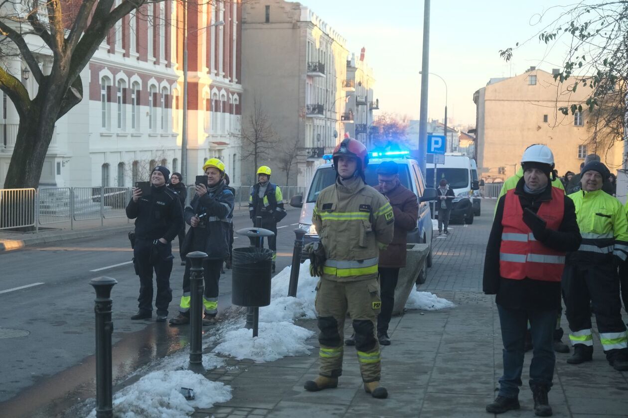  Wyburzanie kamienicy przy ul. Bernardyńskiej 10 w Lublinie (zdjęcie 6) - Autor: DW