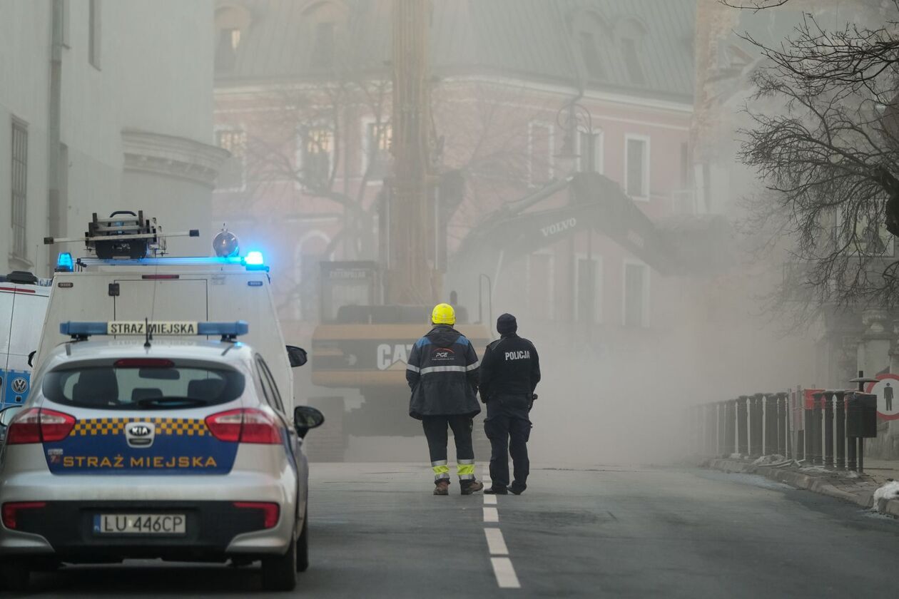  Wyburzanie kamienicy przy ul. Bernardyńskiej 10 w Lublinie (zdjęcie 24) - Autor: DW